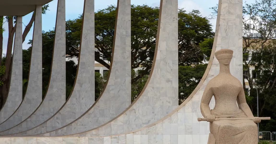 STF pausa julgamento sobre exclusão de empresas do Refis